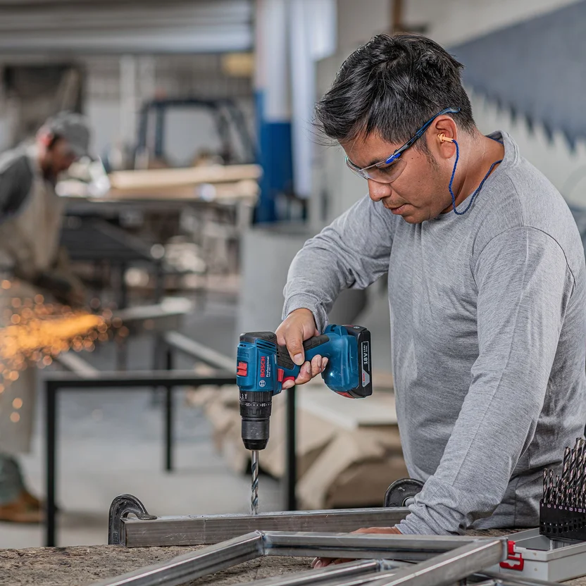 TALADRO PERCUTOR Y ATORNILLADOR INALÁMBRICO 18V MOTOR BRUSHLESS GSB 185-LI 2B - Image 3