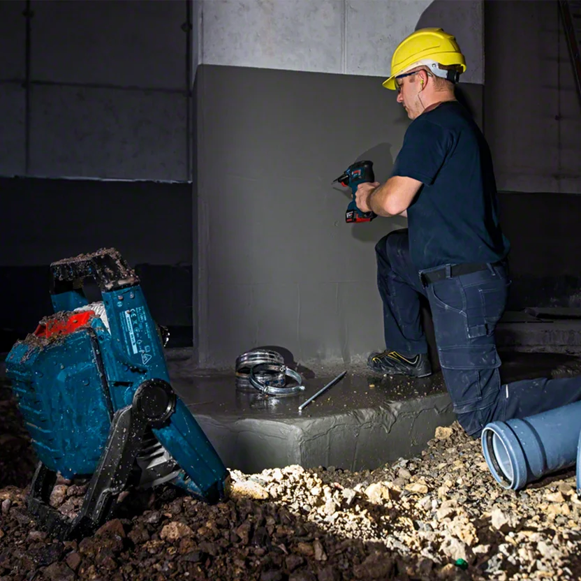 LINTERNA BOSCH GLI 18V-1900 BARETOOL - Image 2